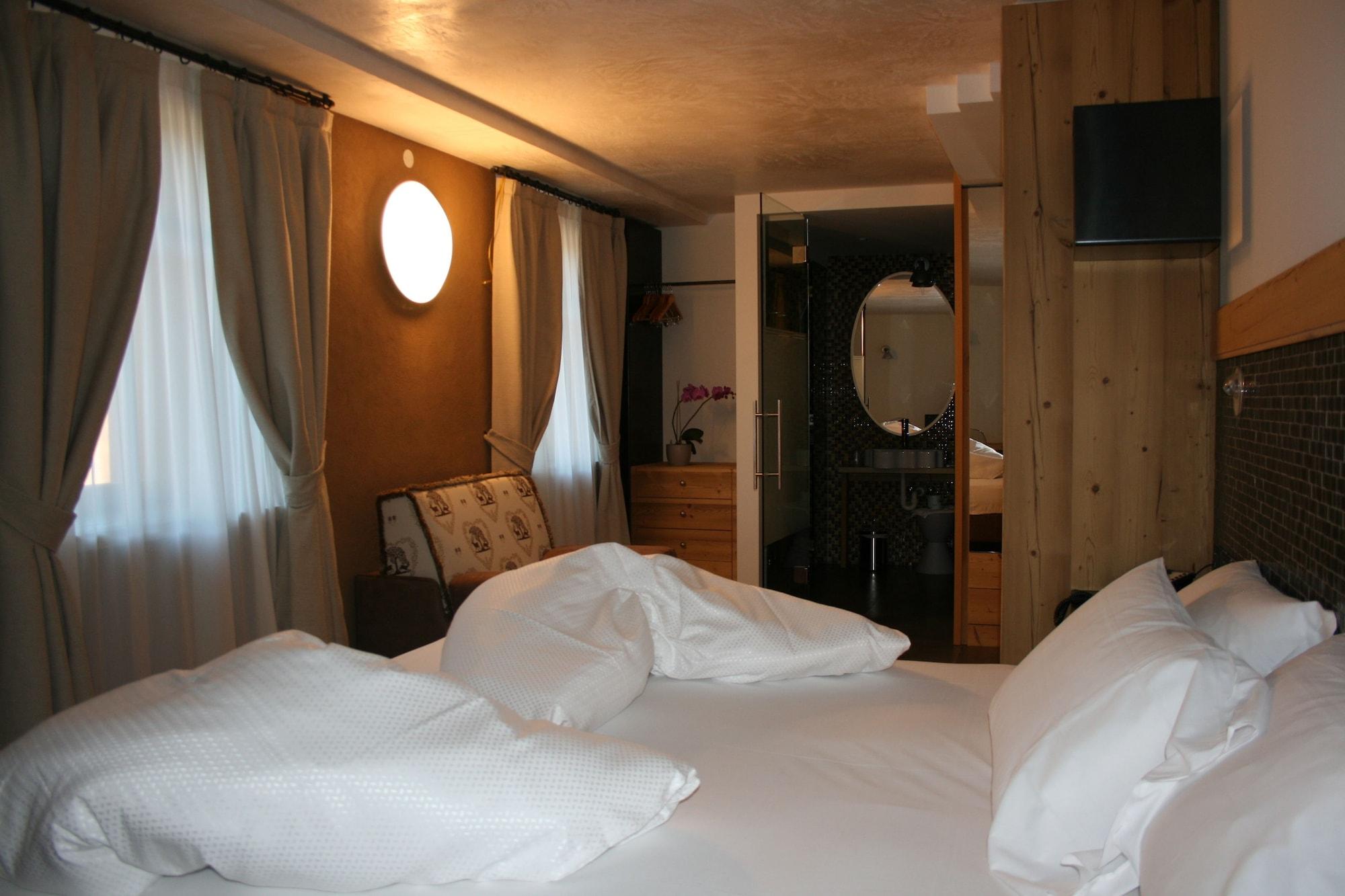 קאבאלס Hotel Orso Grigio מראה חיצוני תמונה