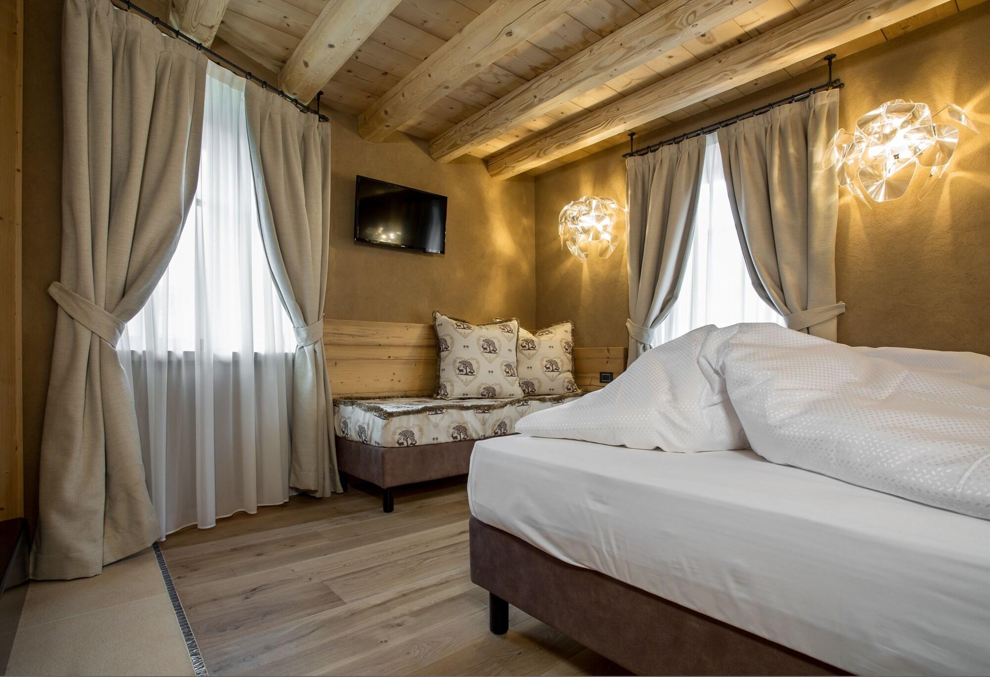 קאבאלס Hotel Orso Grigio מראה חיצוני תמונה