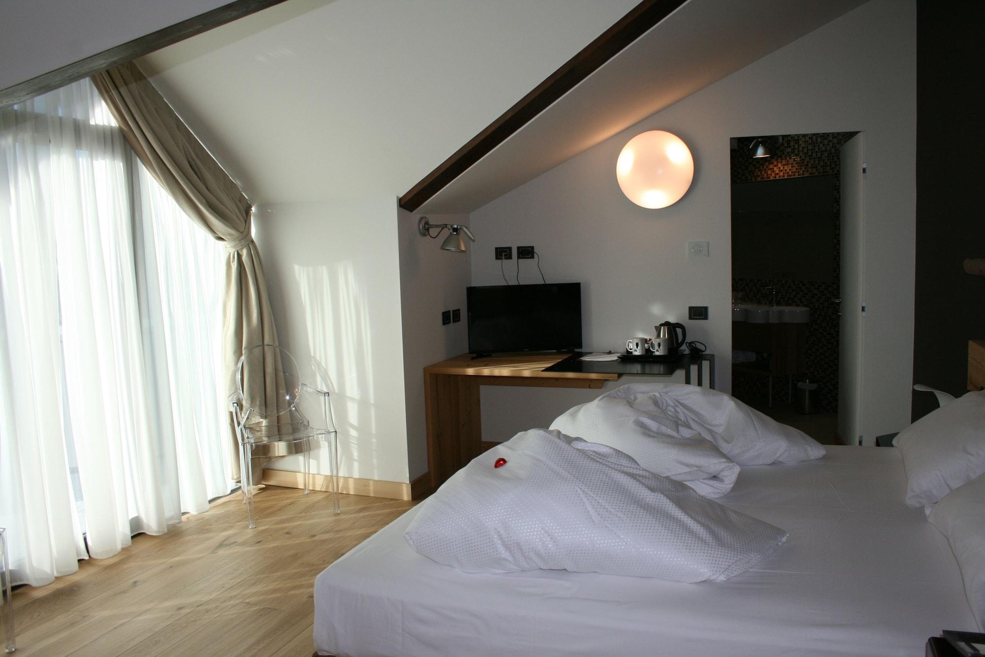 קאבאלס Hotel Orso Grigio מראה חיצוני תמונה