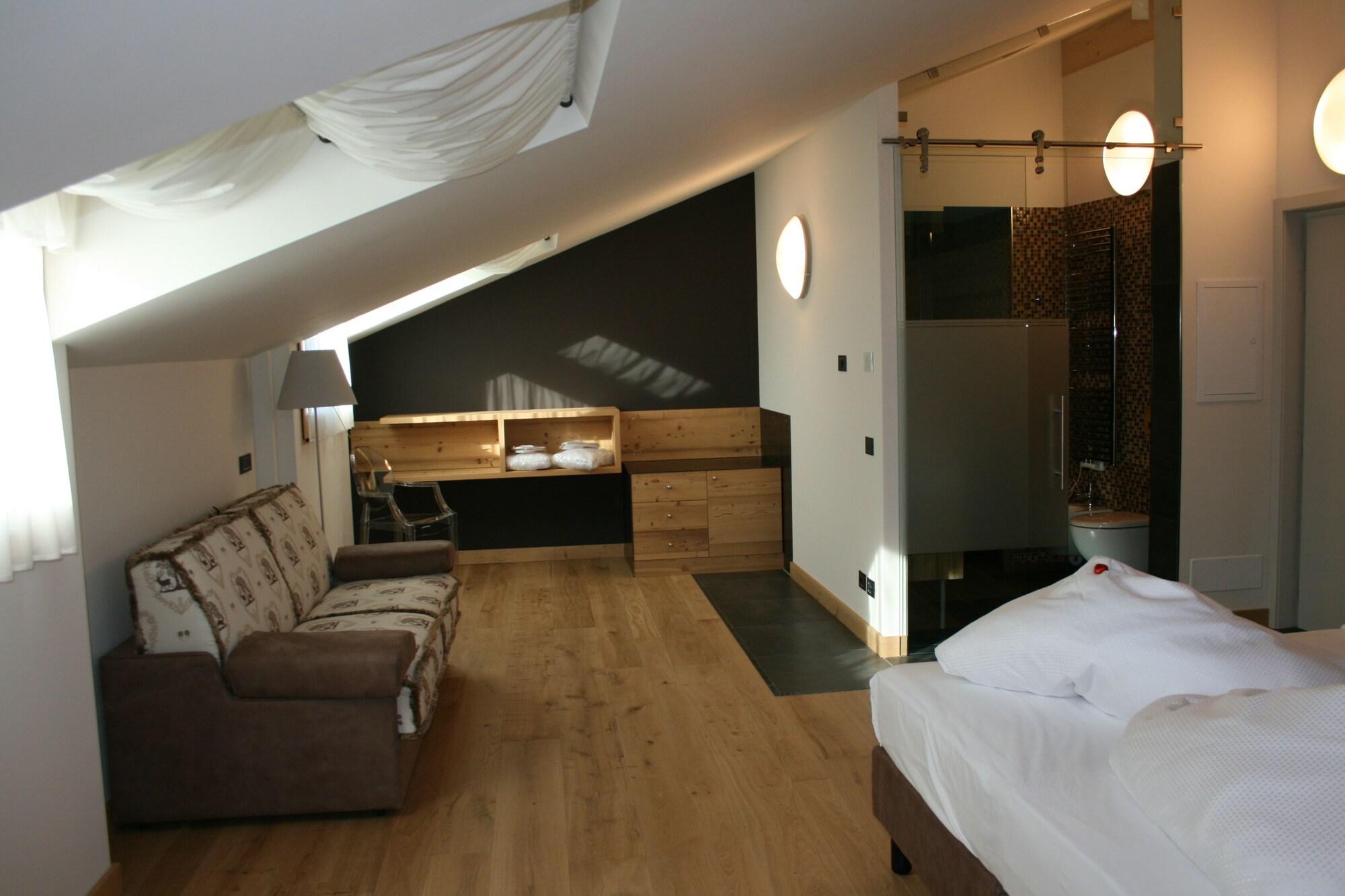 קאבאלס Hotel Orso Grigio מראה חיצוני תמונה