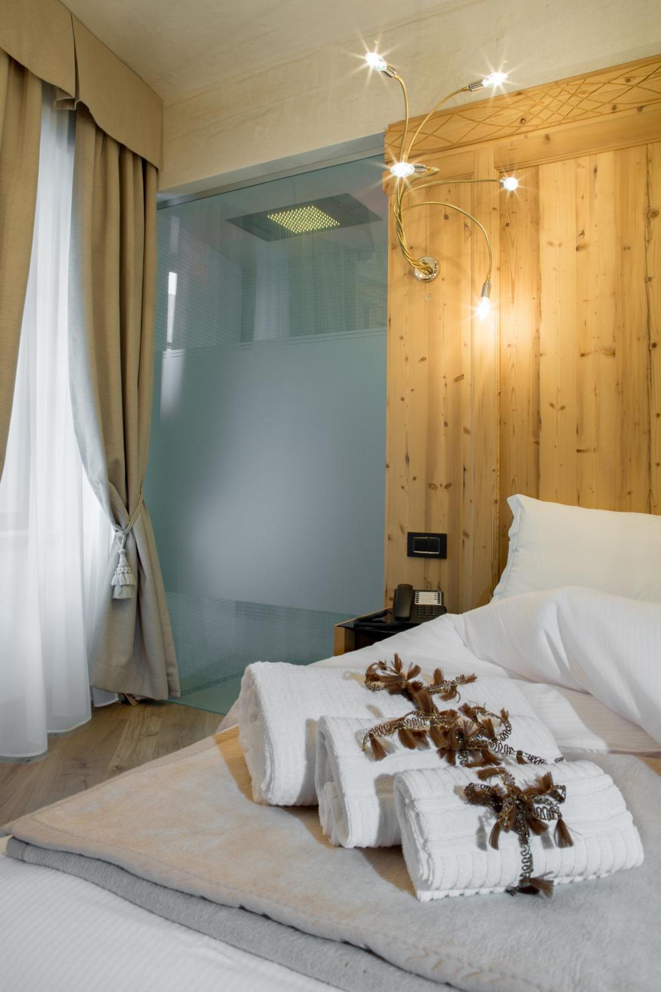קאבאלס Hotel Orso Grigio מראה חיצוני תמונה