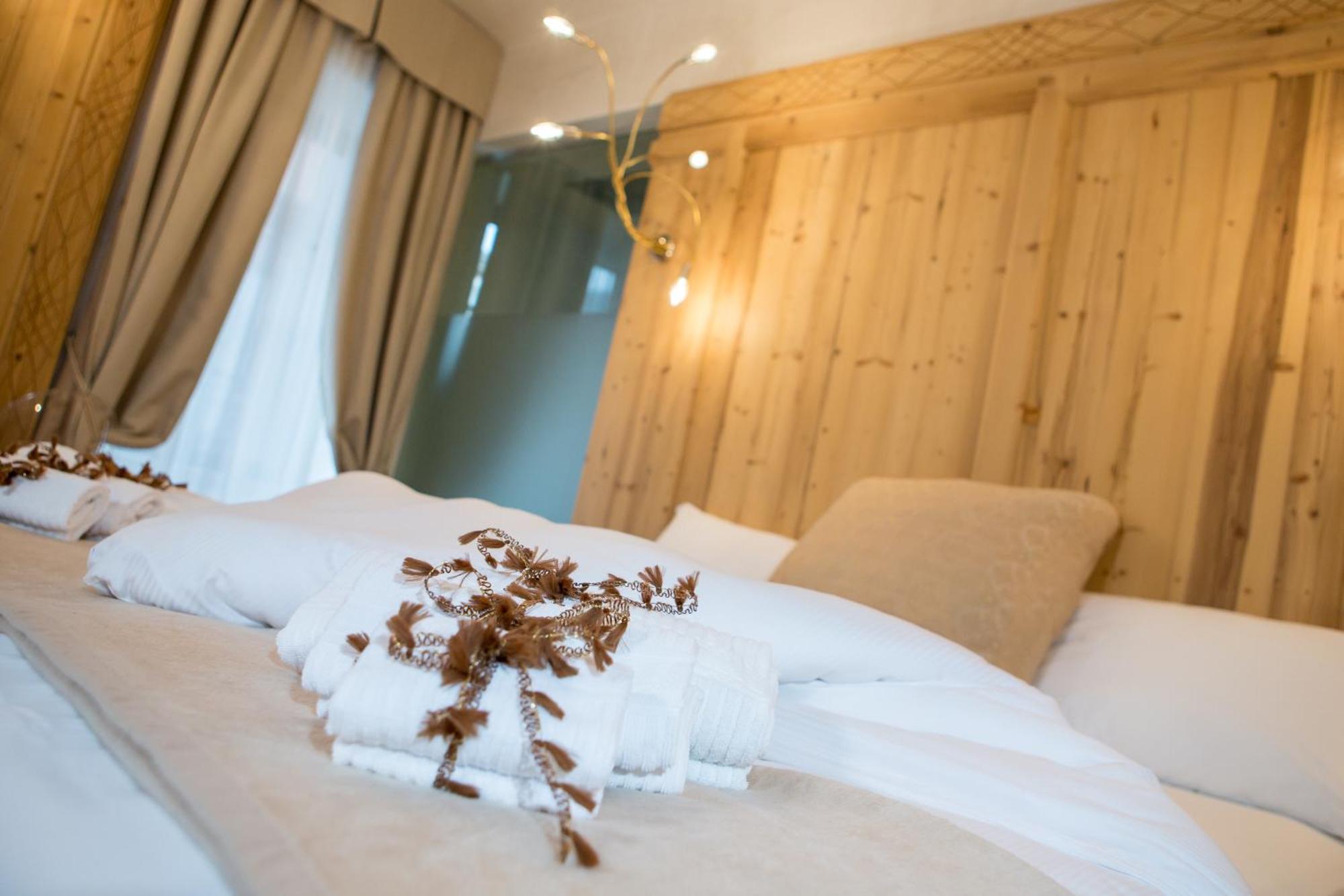 קאבאלס Hotel Orso Grigio מראה חיצוני תמונה