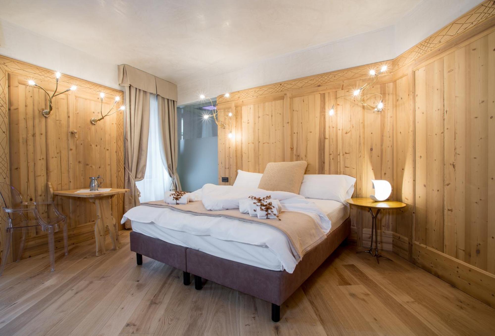 קאבאלס Hotel Orso Grigio מראה חיצוני תמונה